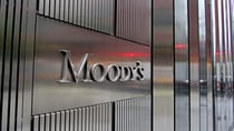 Moody’s Downgrades Signature Bank to Junk while Putting More Banks Under Review 