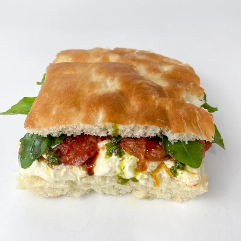 PANINO TOMATES CONFITADOS.