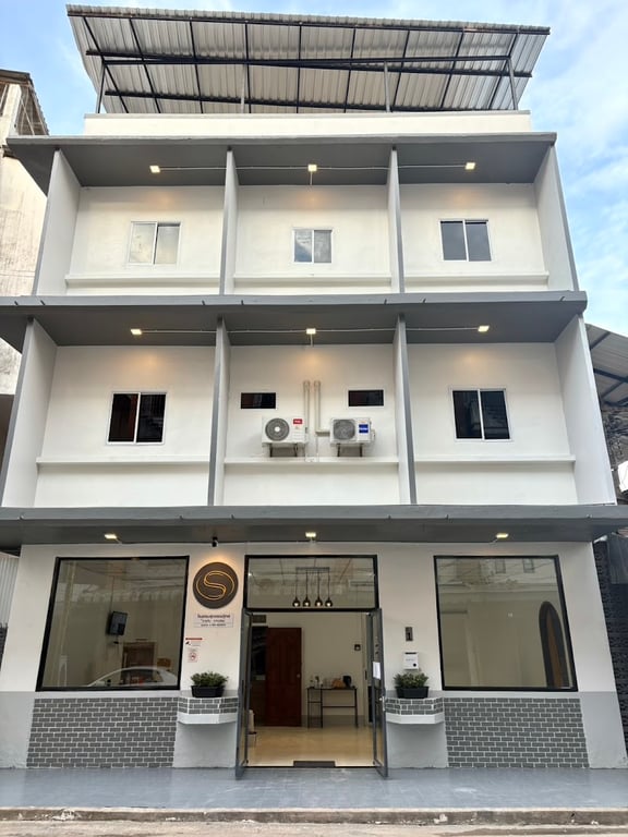 โรงแรมสุวรรณวิทย์