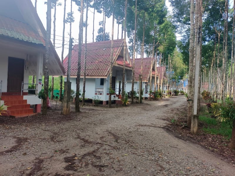 ณะร่มไม้ รีสอร์ท Na Rommai Resort