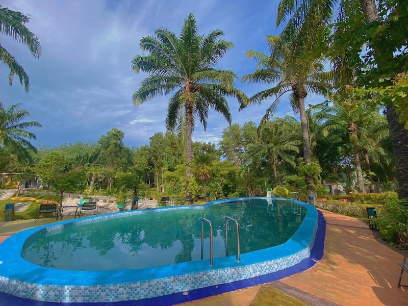 Laytrangboutique resort & travel