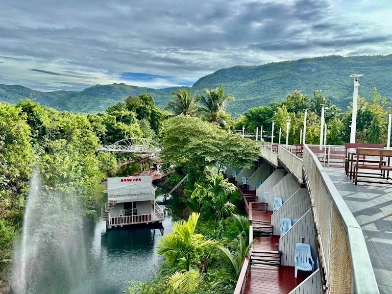 BAAN APA ERAWAN RESORT