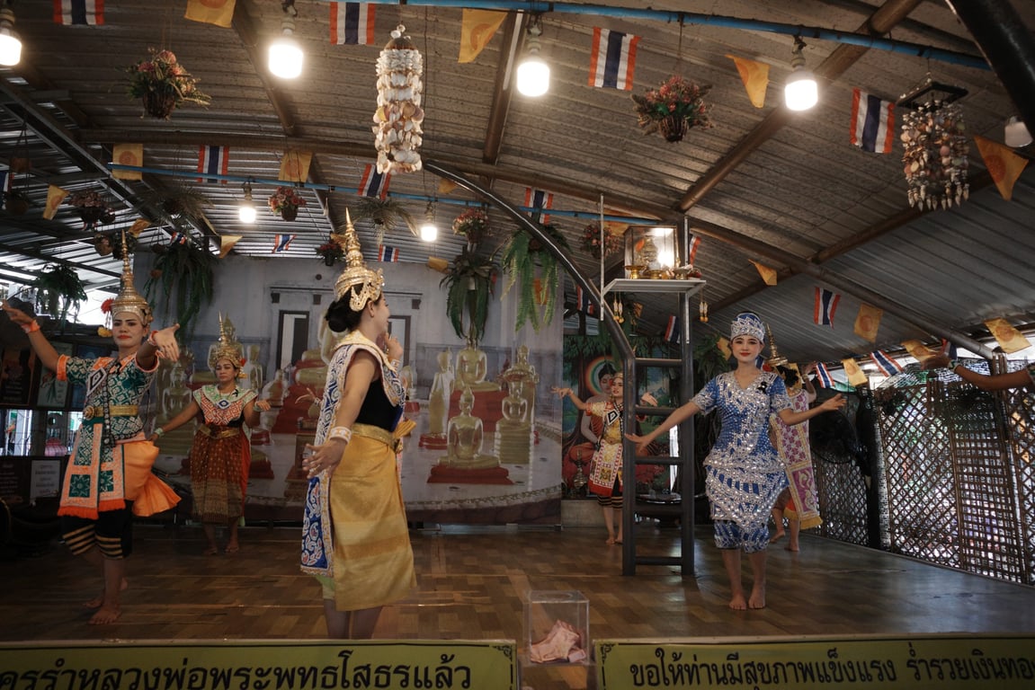 แก้บนที่วัดหลวงพ่อโสธร