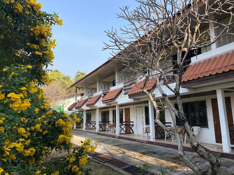 เดือนฉายรีสอร์ท DuenShine Resort