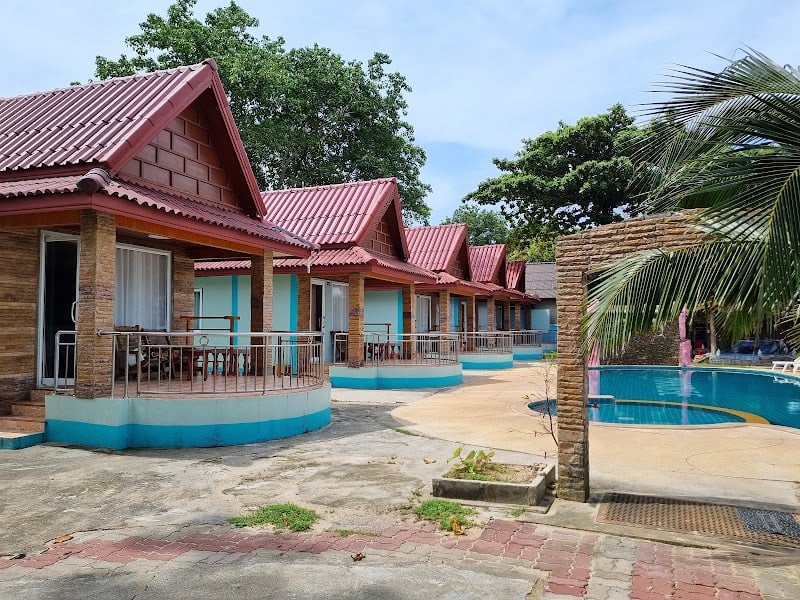 Lanta Paradise Beach Resort