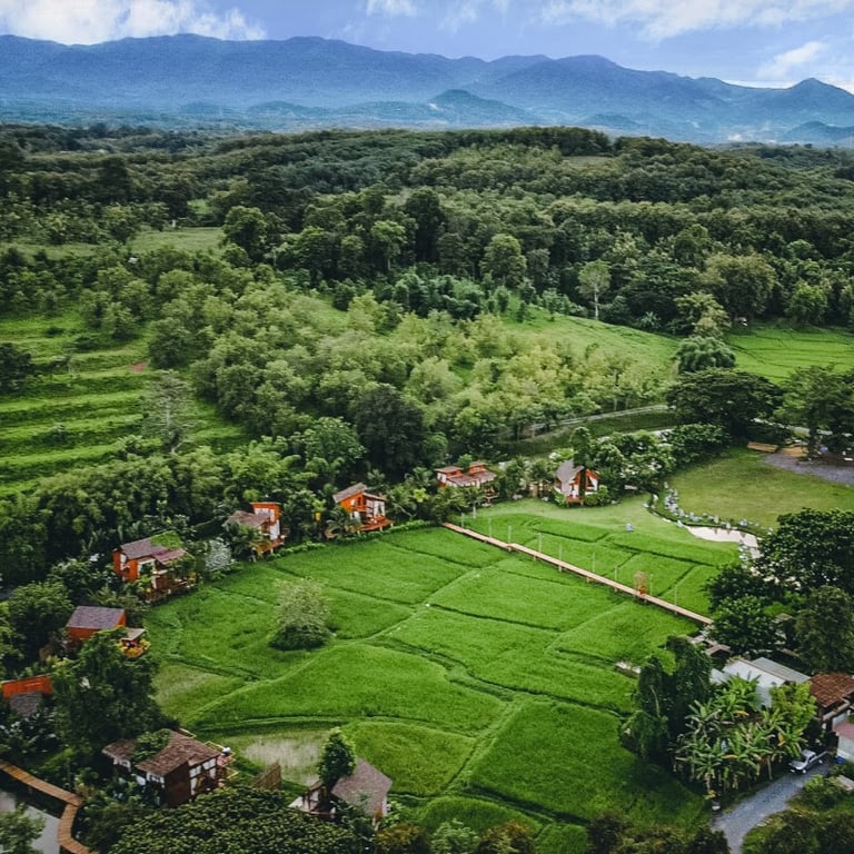 Cafe & Resort บ้านนาก๋างโต้ง