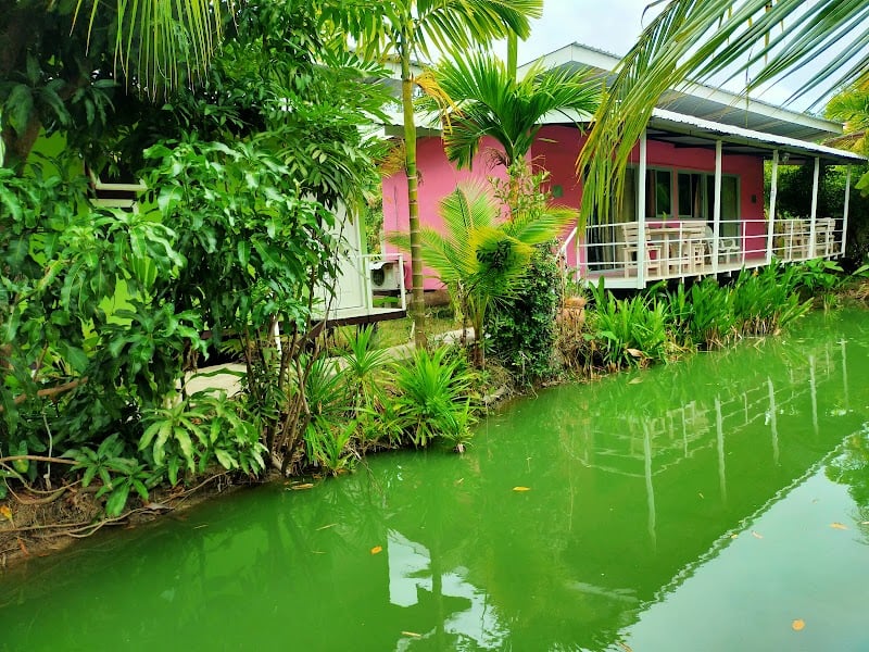 Ban Suan Lung Rin (บ้านสวนลุงรินทร์)