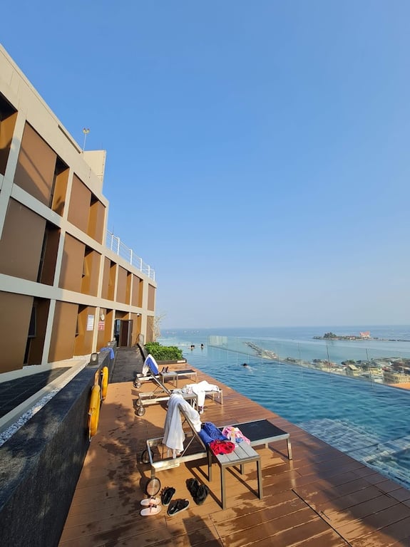 โรงแรมซัมเมอร์เซ็ท ฮาร์เบอร์วิว ศรีราชา