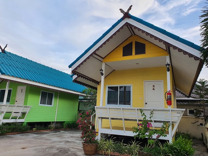 บ้านร่มไม้ สัตหีบ
