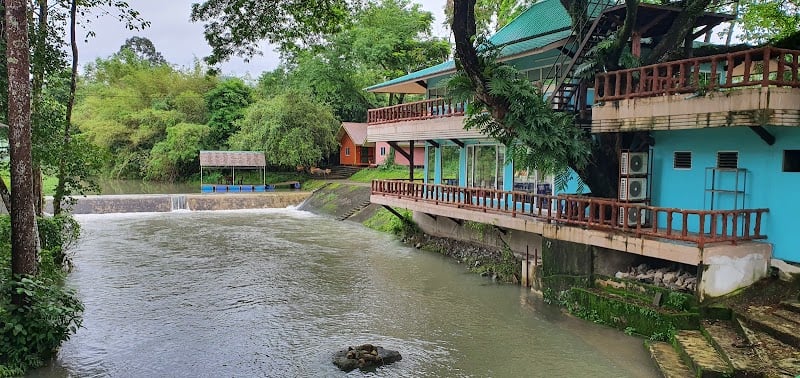 ภูโอบ น้ำใส คันทรี รีสอร์ท (Phuaob Namsai Country Resort)