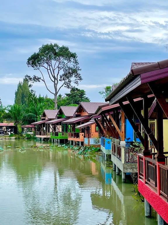 คีรีนคร บางพระ รีสอร์ท