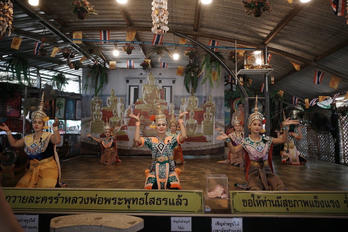 แก้บนที่วัดหลวงพ่อโสธร