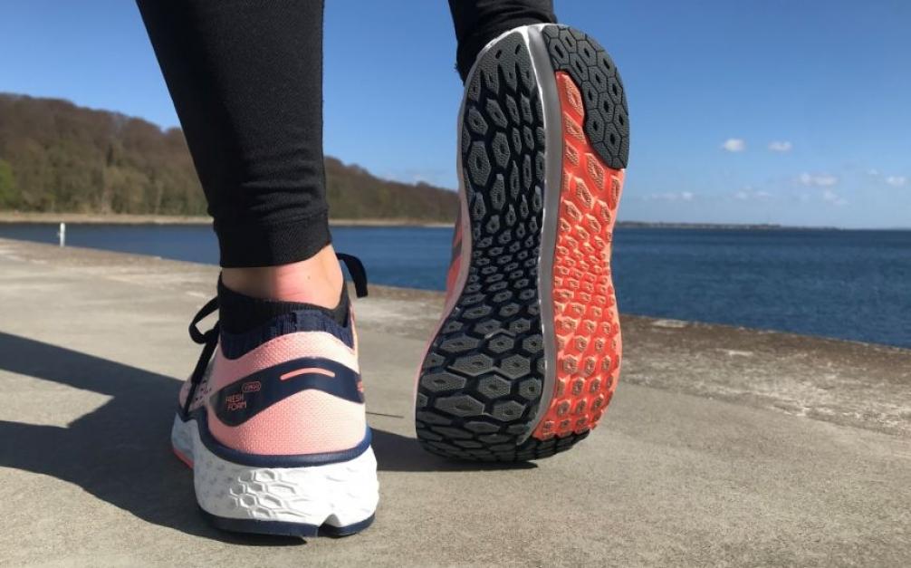 Stabiele hardloopschoenen met veel demping, geschikt bij overgewicht.