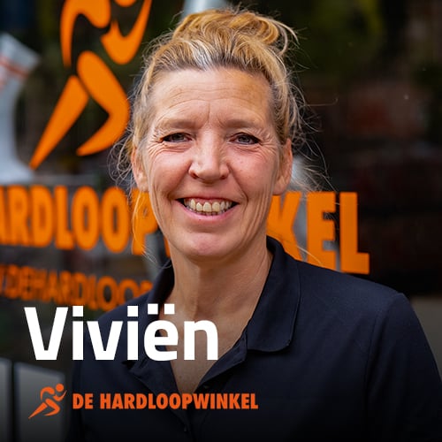 Foto van Vivien, werkt in De Hardloopwinkel Rotterdam en een vast gezicht in deze winkel.