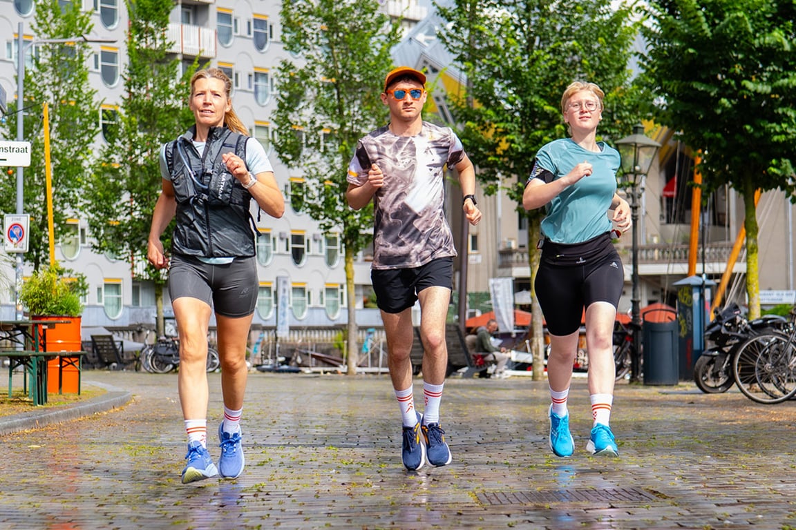 Verschillende hardloopschoenen dragen bij verschillende trainingen.