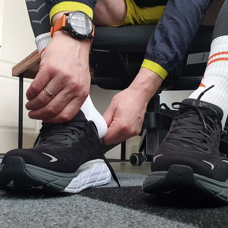 Review HOKA ARAHI 6 , de oplossing voor een blessure