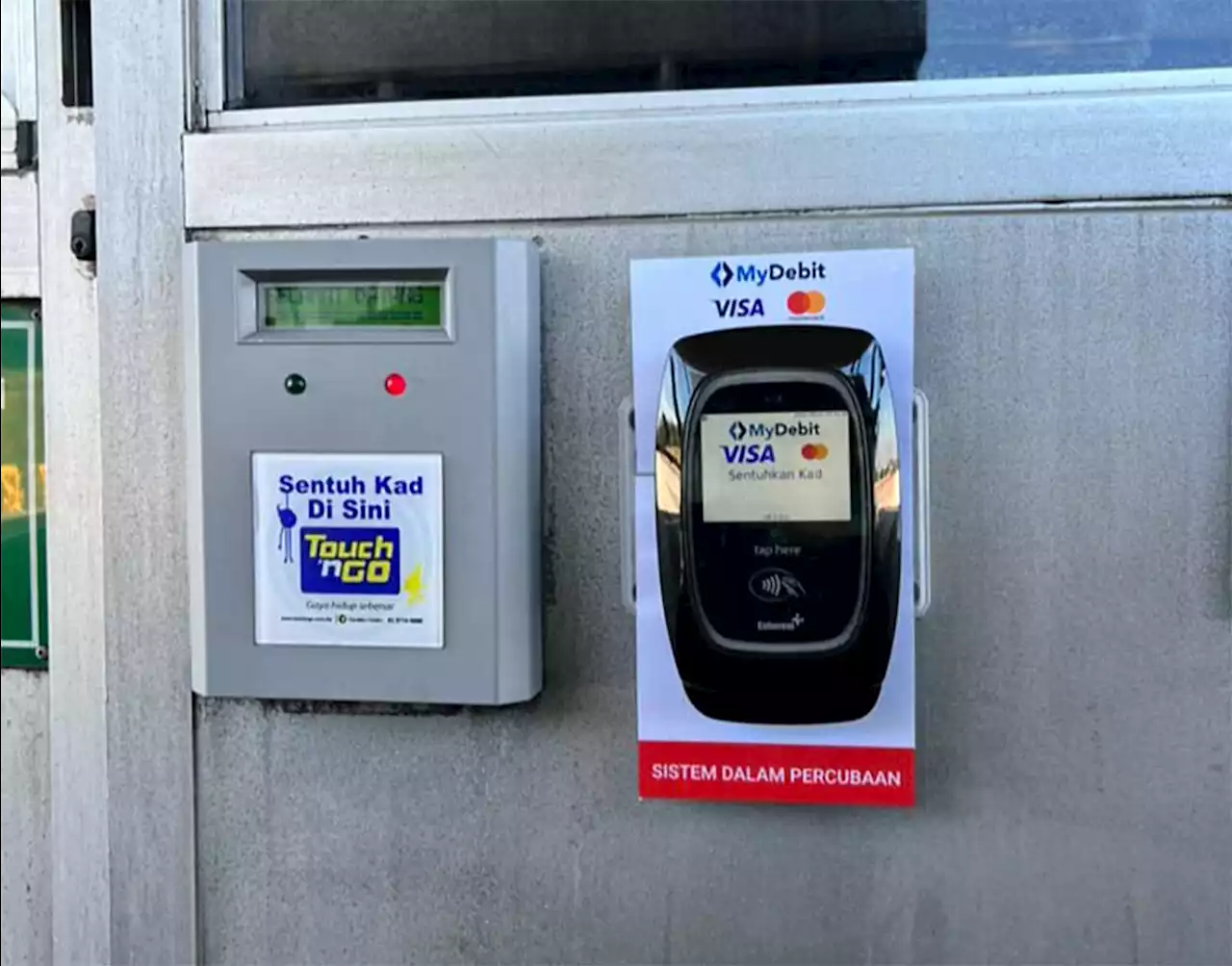 Various payment terminals at M'sian toll booth