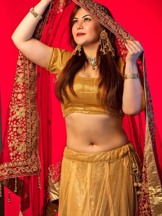 Hadija Yusufi, Bellydance · Yoga-informed movement