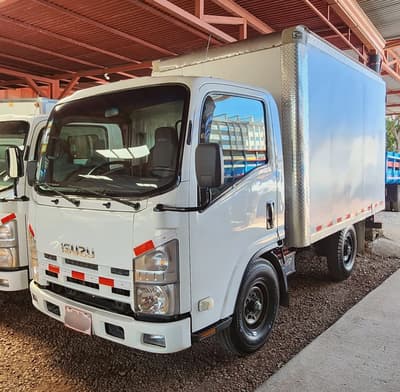 2017 Isuzu nlr