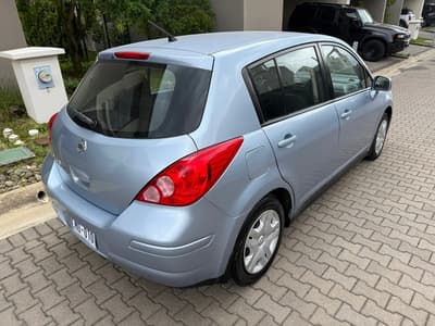 2012 Nissan versa s