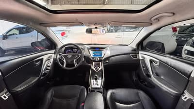 2012 Hyundai elantra