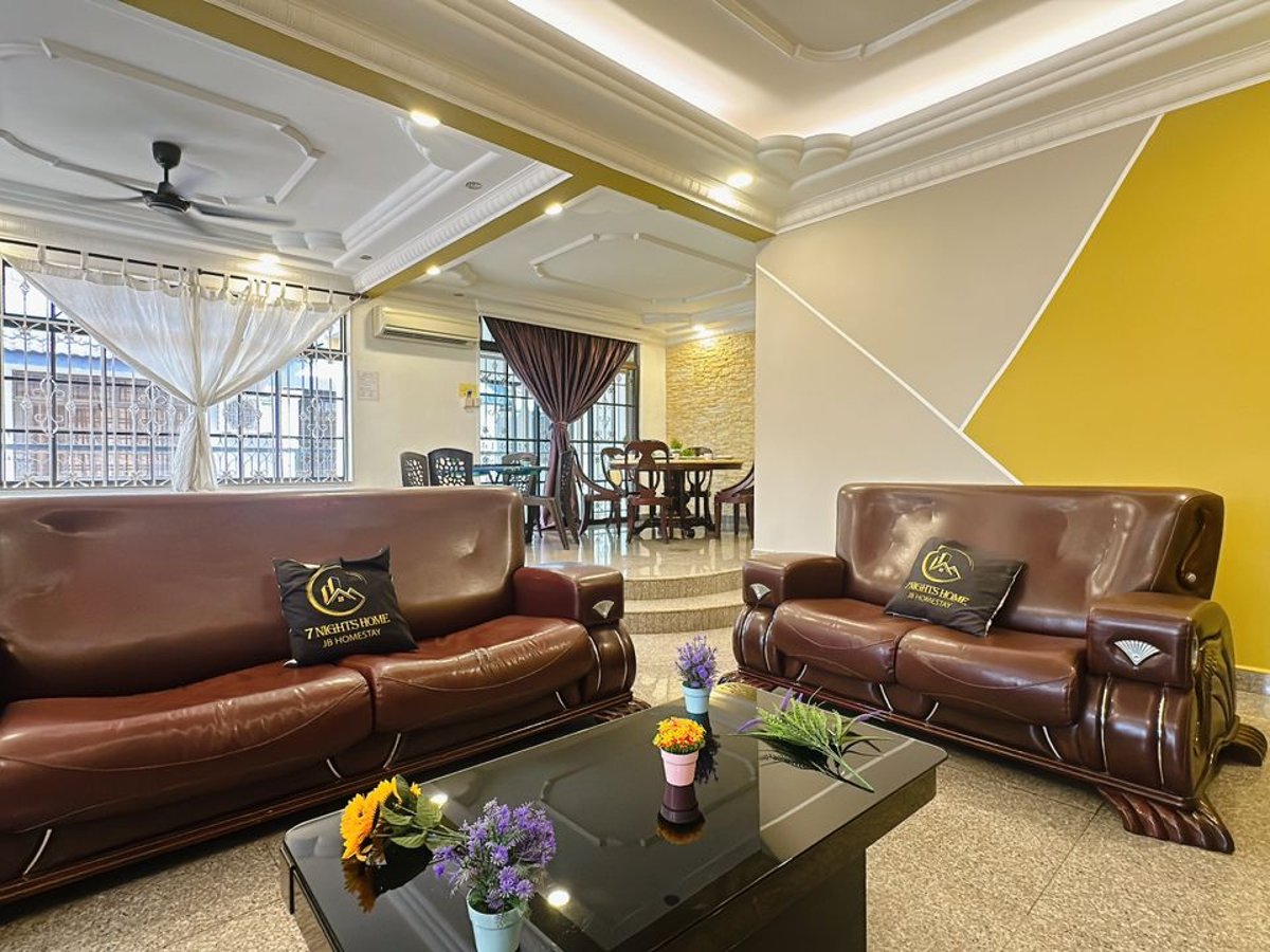 Living Room at C03 Golden Rinting Homestay In Taman Rinting, photo 3