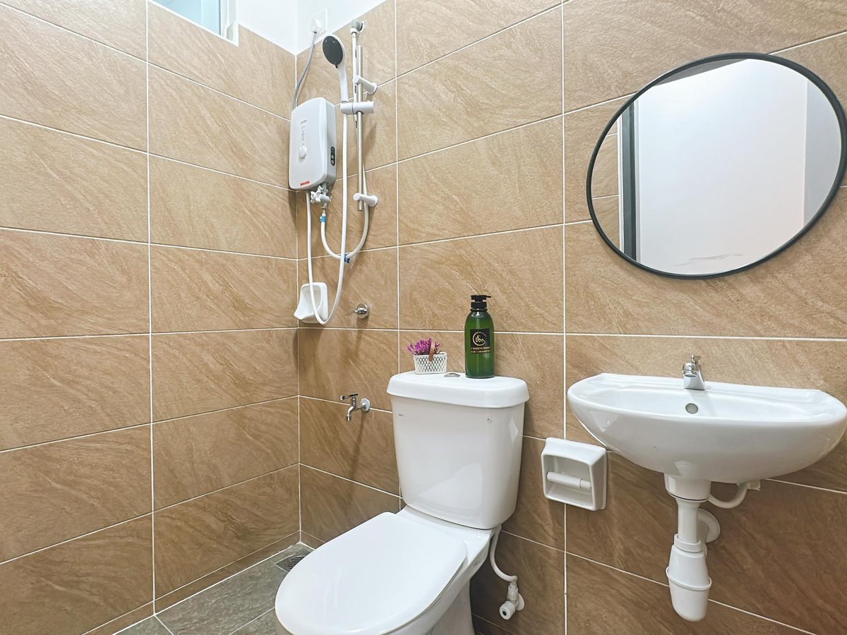 Toilet at A29 Ella Dato Onn 23 Homestay In Bandar Dato Onn, photo 2