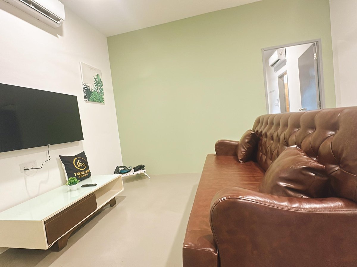 Living Room at A30 Green Dato Onn 3 Homestay In Bandar Dato Onn 6Pax, photo 5