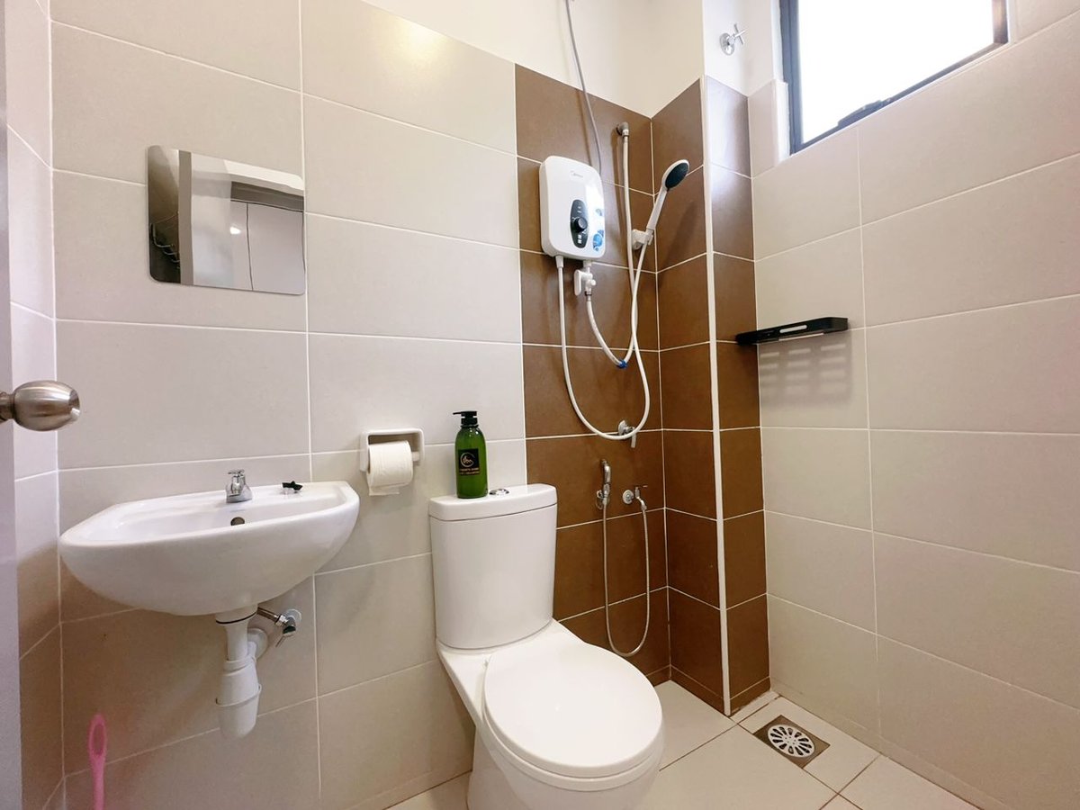 Toilet at A16 Tebing Dato Onn 9 In Bandar Dato Onn, photo 3