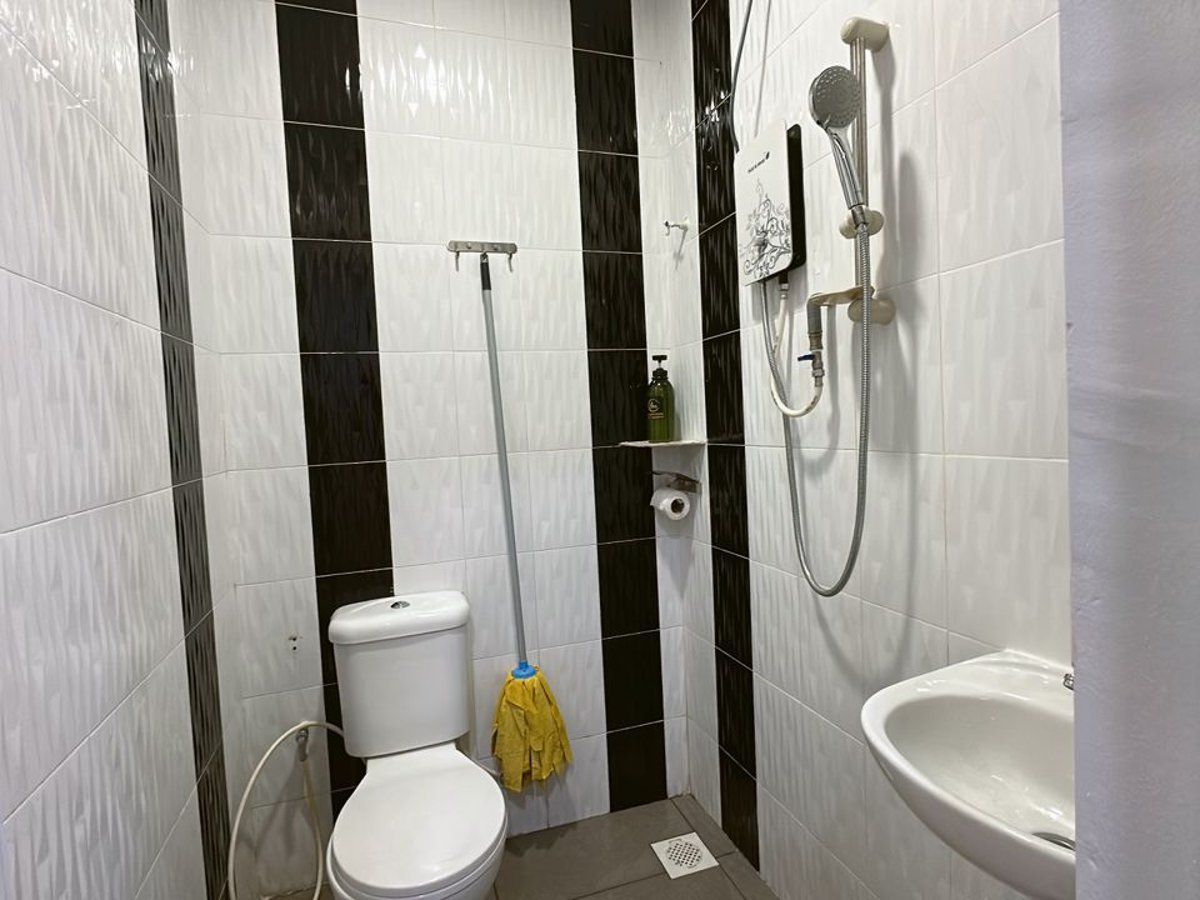 Toilet at B02 Istimewa Pandan Bungalow Homestay Jb In Kg Pandan, photo 4