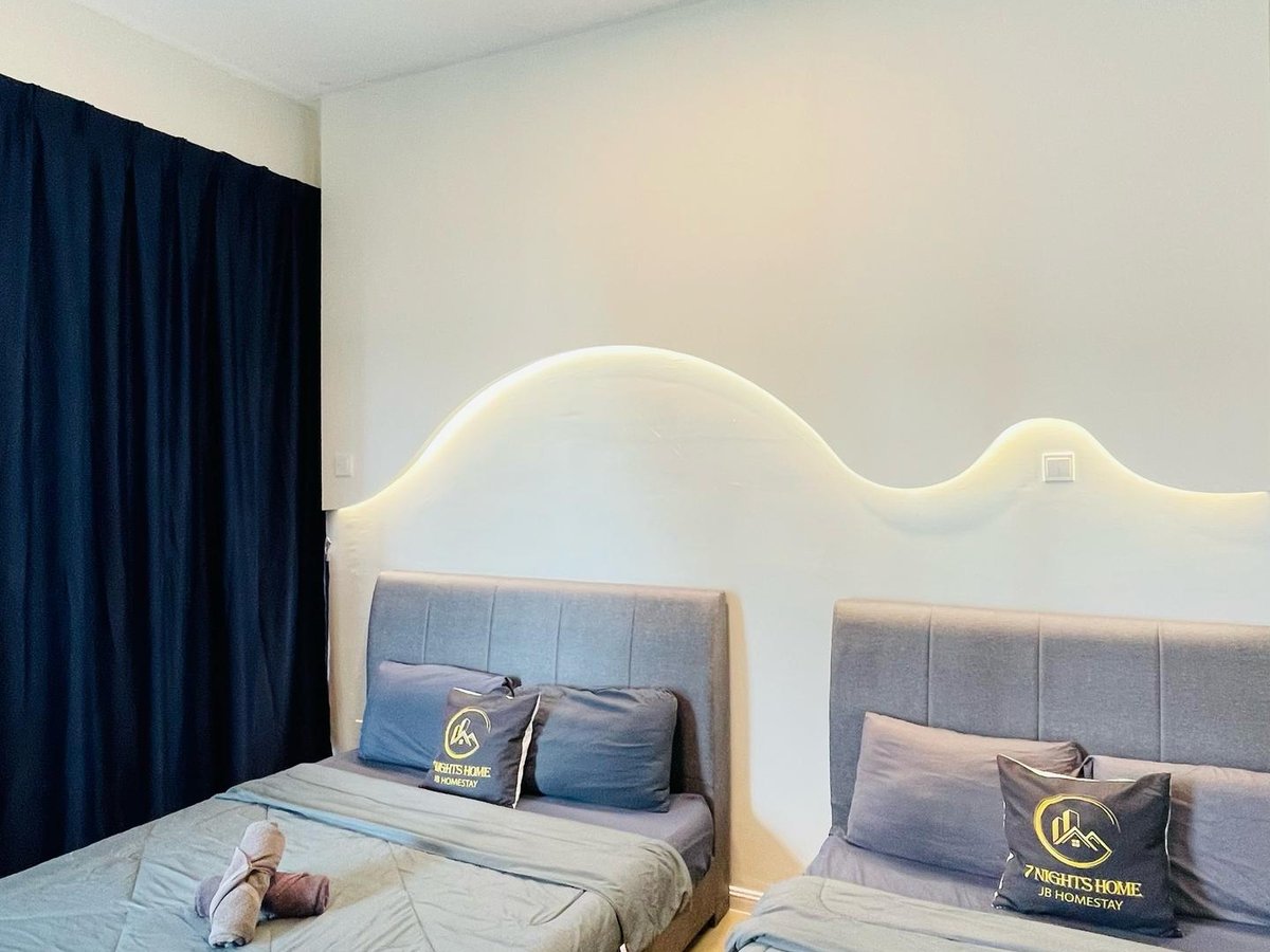 Room at A10 Sky View Homestay In Mount Austin (4Pax), photo 2