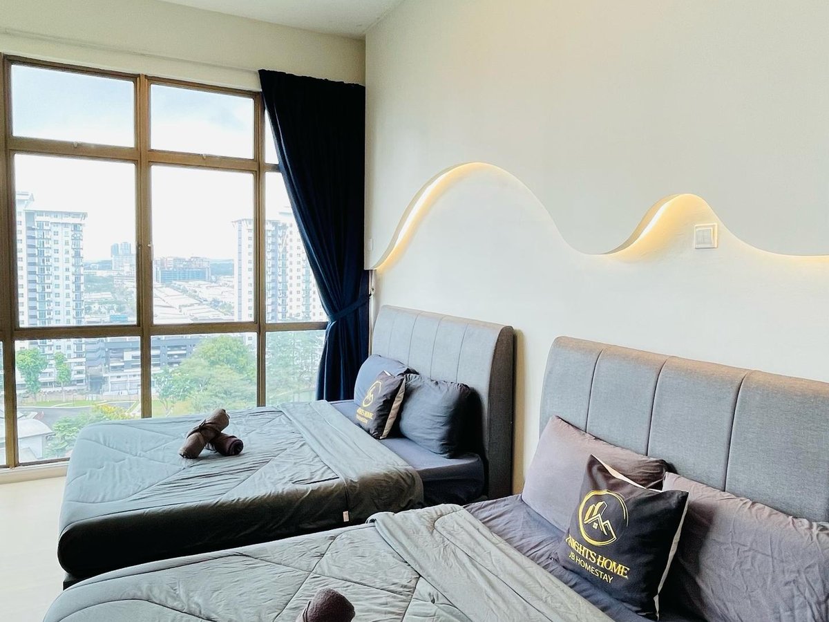 Room at A10 Sky View Homestay In Mount Austin (4Pax), photo 4