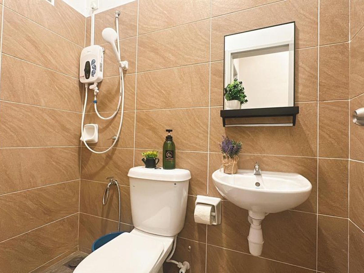 Toilet at A25 Ella Dato Onn 19 Homestay In Bandar Dato Onn, photo 2