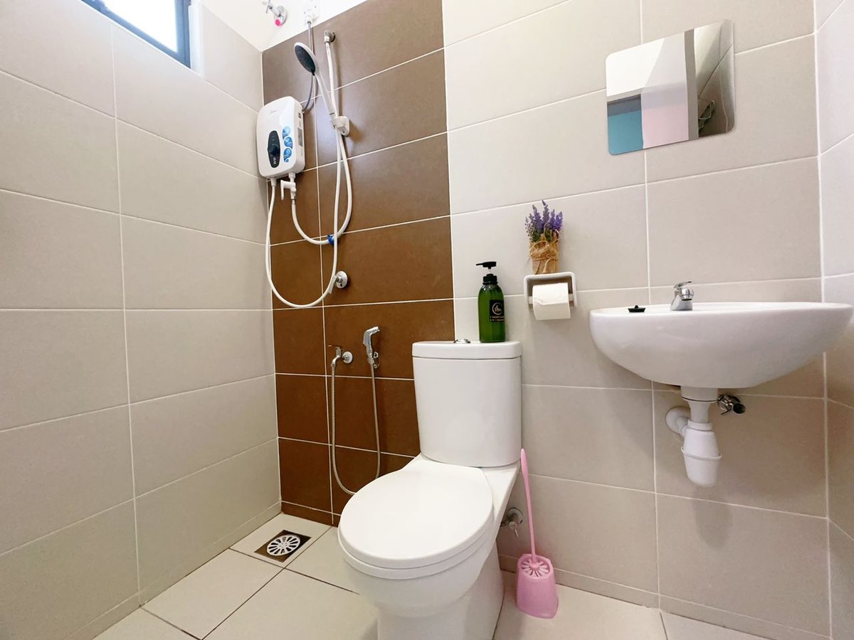 Toilet at A16 Tebing Dato Onn 9 In Bandar Dato Onn, photo 4