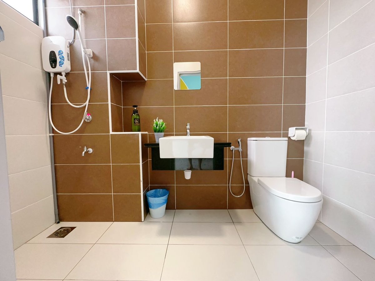 Toilet at A16 Tebing Dato Onn 9 In Bandar Dato Onn, photo 1