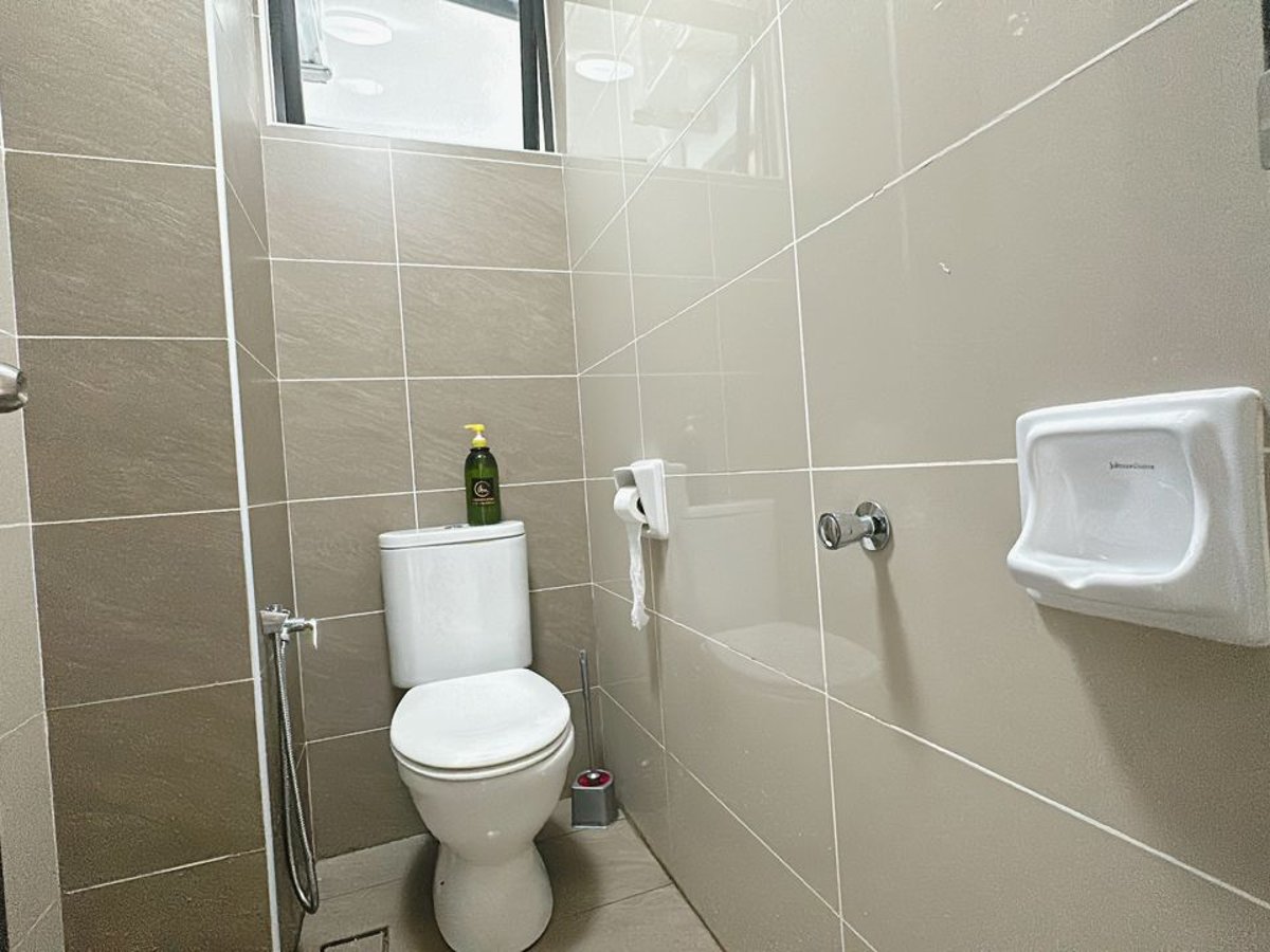 Toilet at A04 Glenmarie Austin Homestay JB In Mount Austin, photo 1