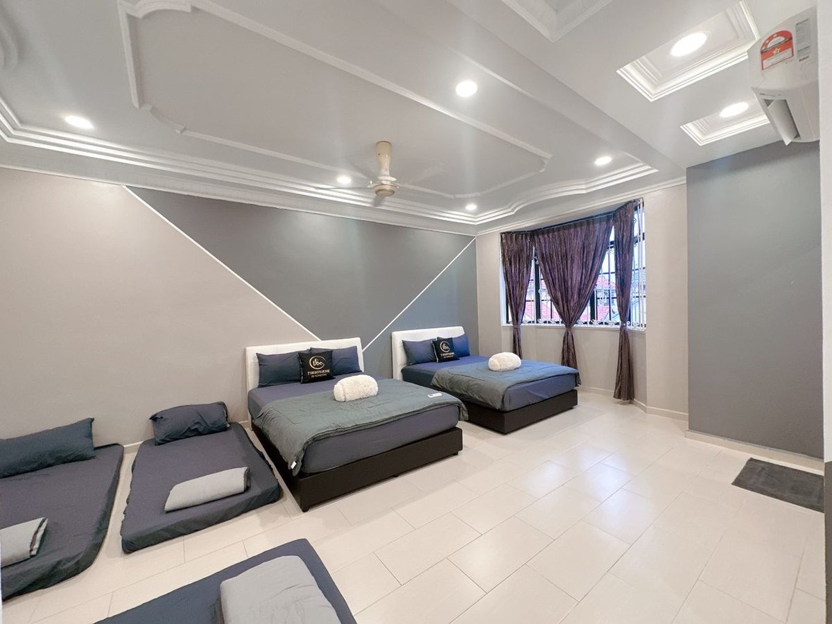 Room at C03 Golden Rinting Homestay In Taman Rinting, photo 1