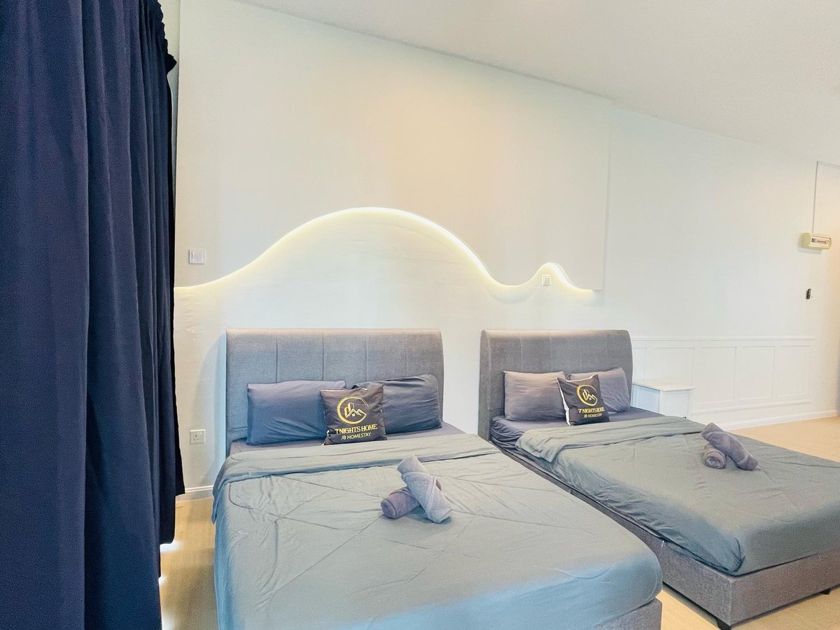 Room at A10 Sky View Homestay In Mount Austin (4Pax), photo 6