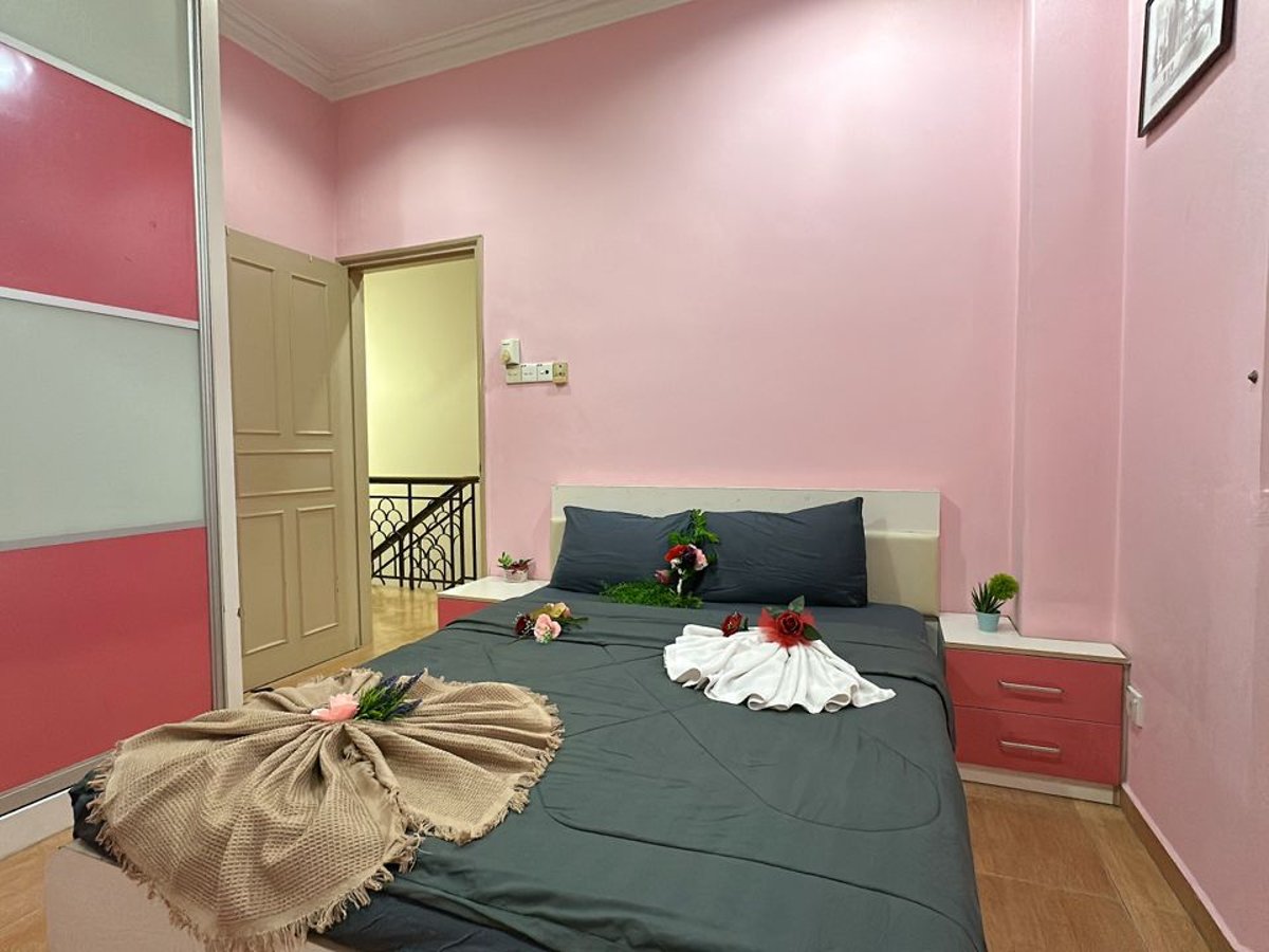 Room at C05 Family Rinting Homestay, photo 1