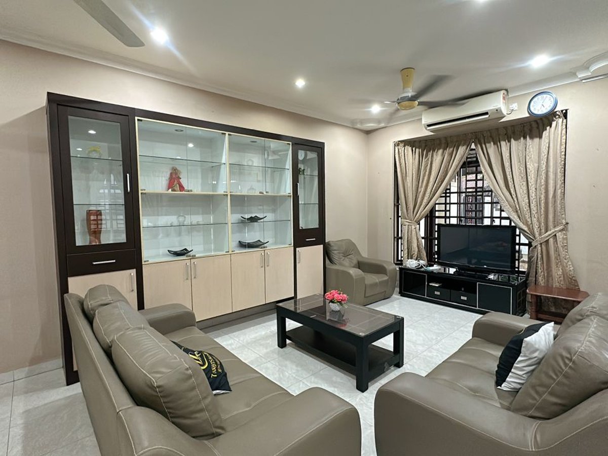 Living Room at C05 Family Rinting Homestay, photo 2