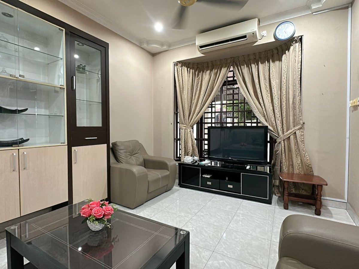 Living Room at C05 Family Rinting Homestay, photo 3