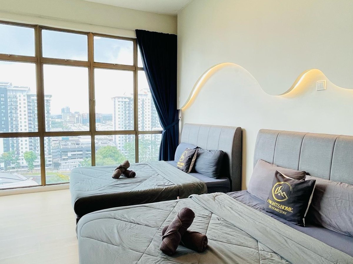 Room at A10 Sky View Homestay In Mount Austin (4Pax), photo 3