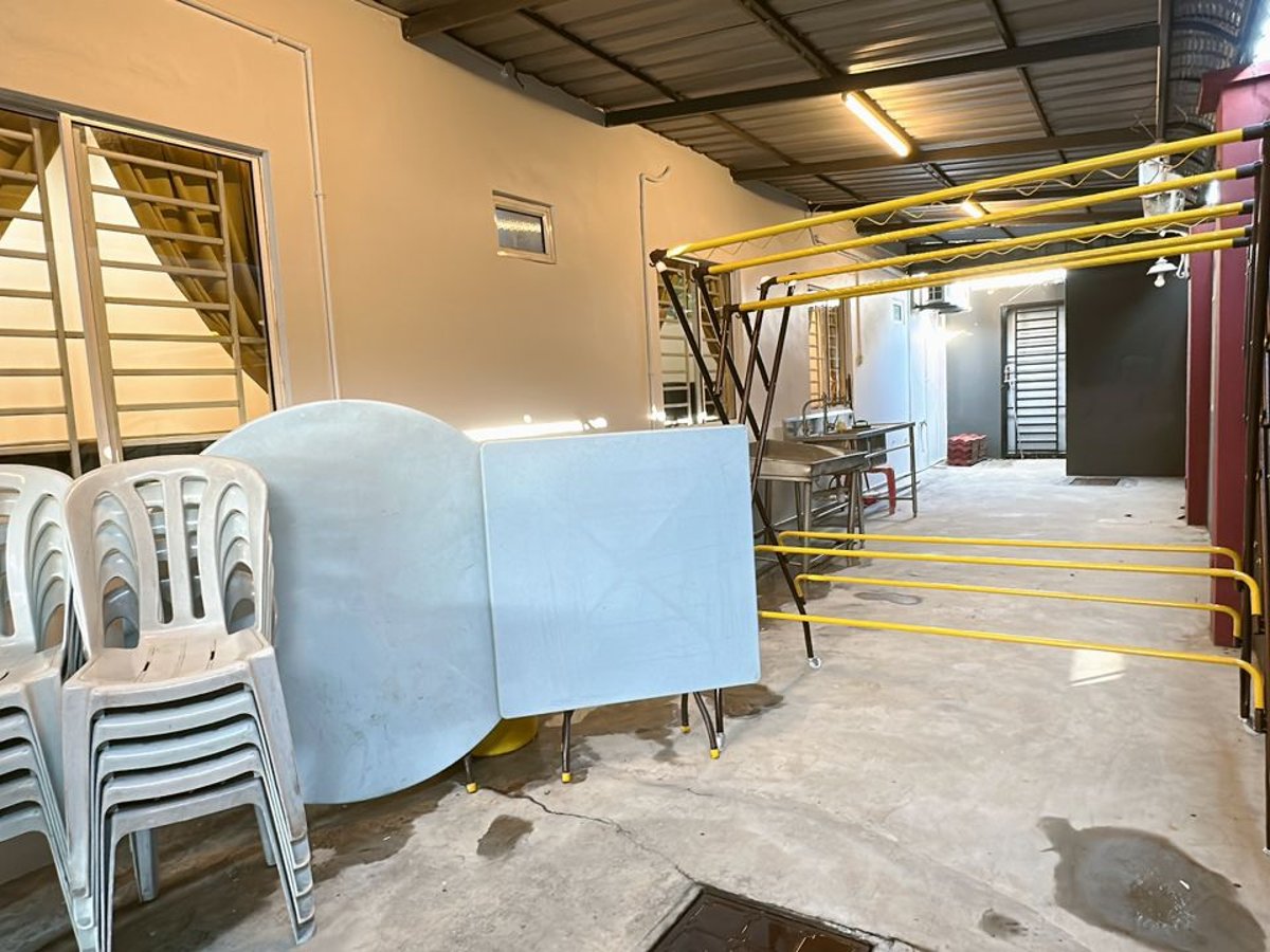 Outside at B02 Istimewa Pandan Bungalow Homestay Jb In Kg Pandan, photo 12