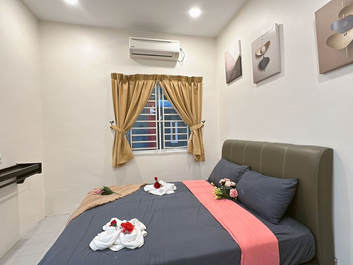 Room at B02 Istimewa Pandan Bungalow Homestay Jb In Kg Pandan, photo 1