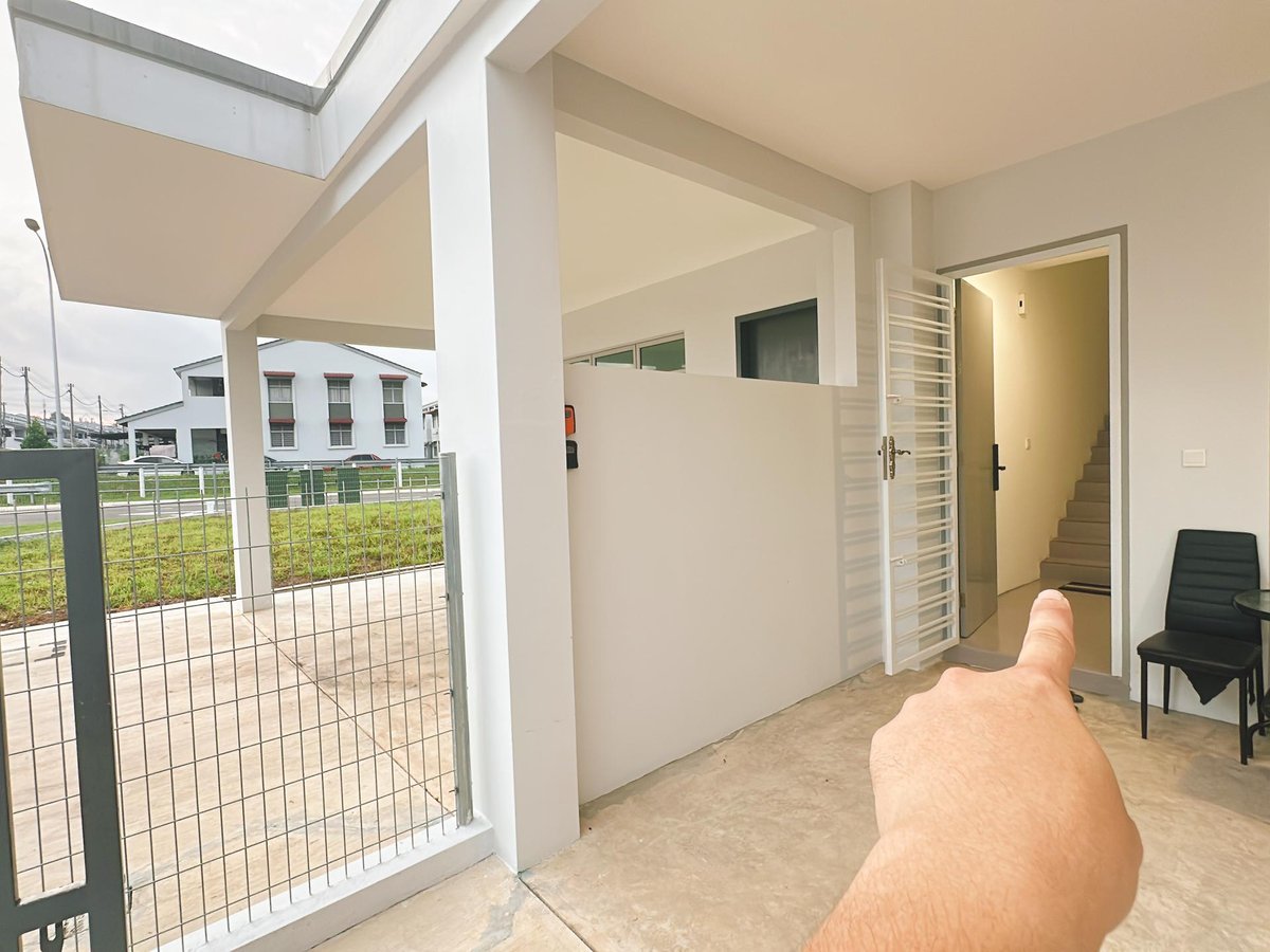 Outside at A30 Green Dato Onn 3 Homestay In Bandar Dato Onn 6Pax, photo 3