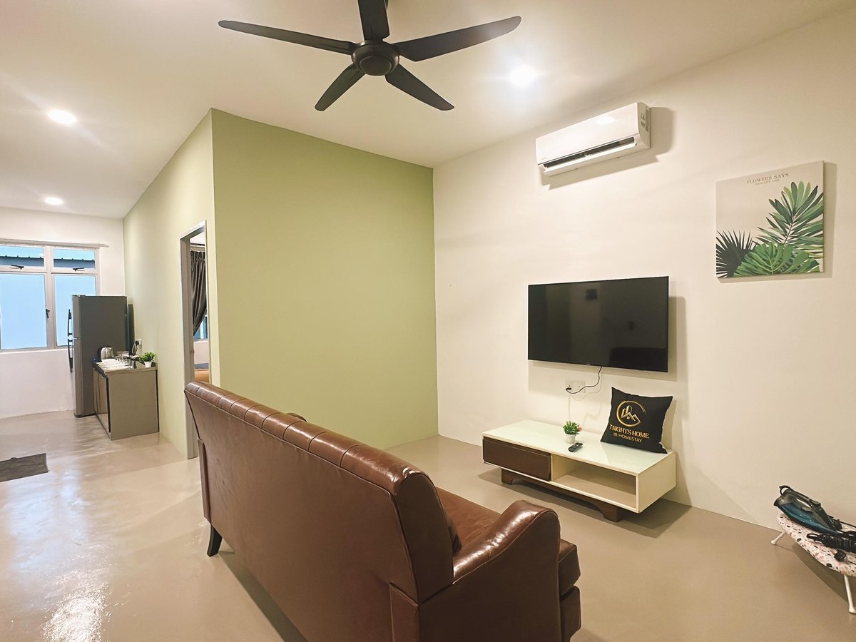 Living Room at A30 Green Dato Onn 3 Homestay In Bandar Dato Onn 6Pax, photo 3