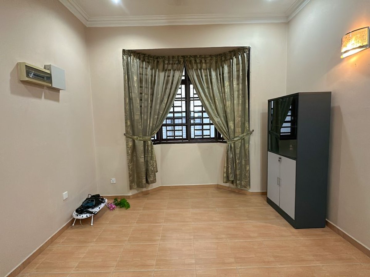 Room at C05 Family Rinting Homestay, photo 8