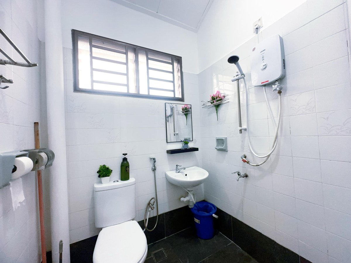 Toilet at A01 LED Garden Daya In Taman Daya, photo 1