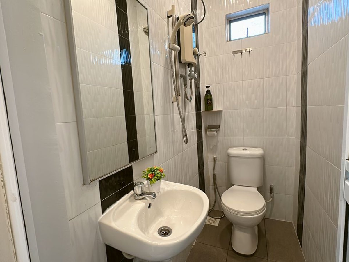 Toilet at B02 Istimewa Pandan Bungalow Homestay Jb In Kg Pandan, photo 3