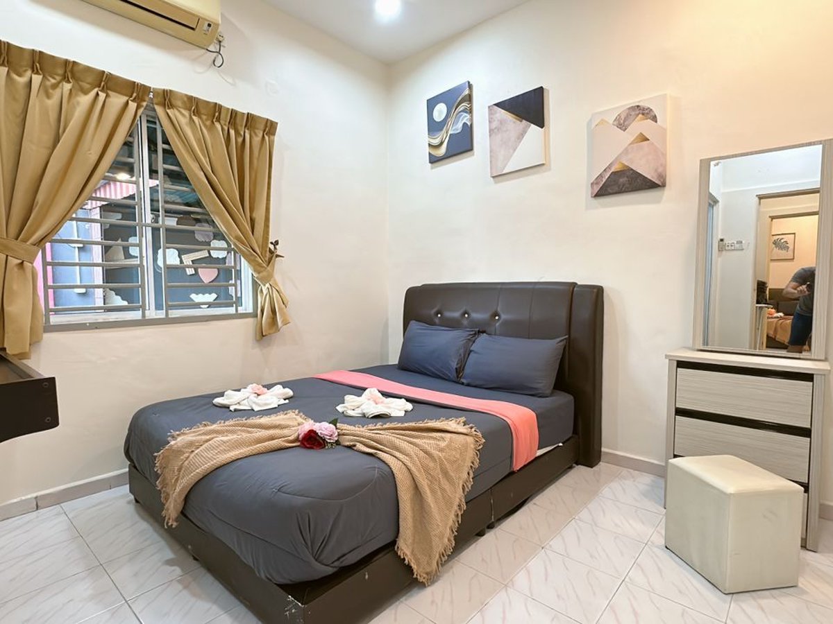 Room at B02 Istimewa Pandan Bungalow Homestay Jb In Kg Pandan, photo 2